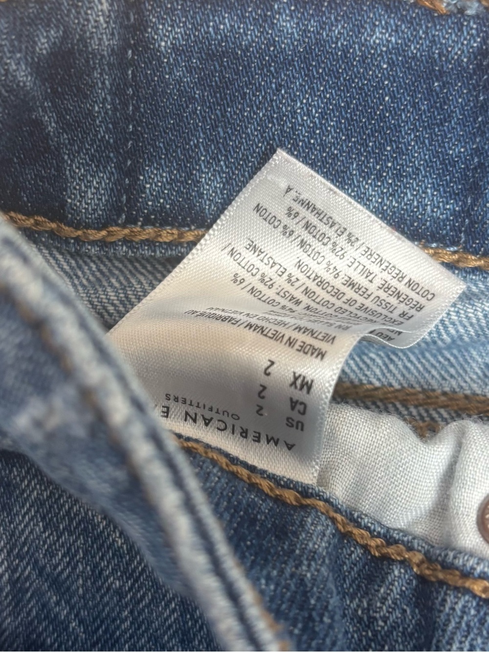 American Eagle Outfitters Embroidered floral Light Blue Denim Shorts size 2 boho - Picture 3 of 7